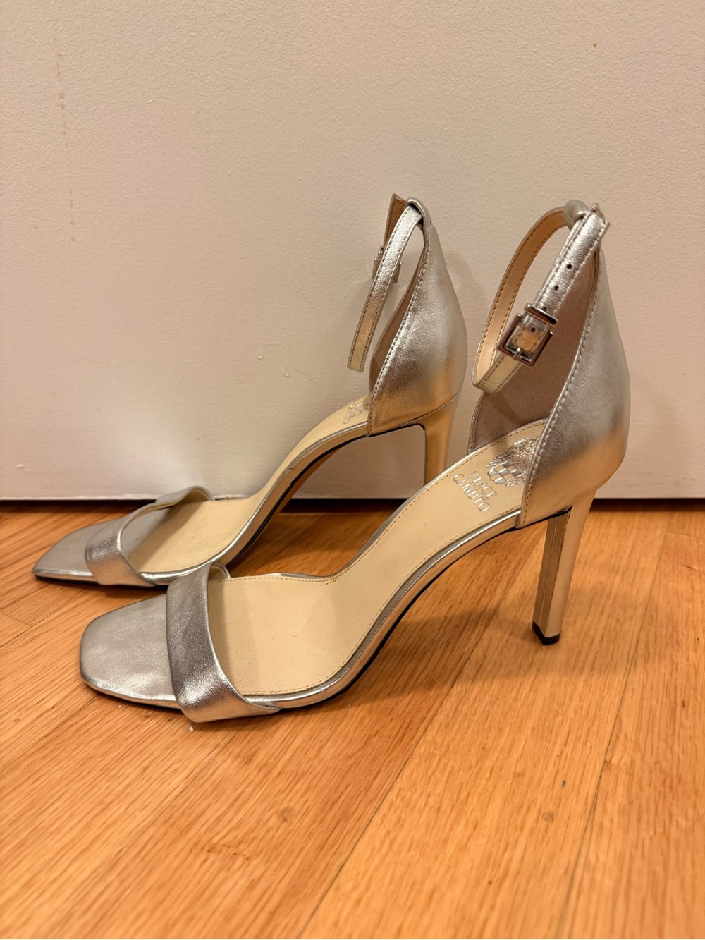 Vince Camuto Lauralie Silver Metallic Leather Heels Size 11